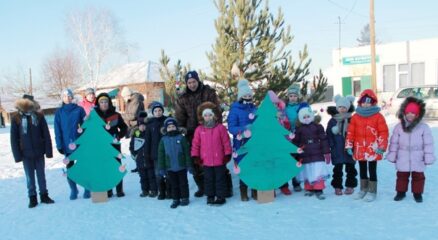 Детская игровая программа "Здравствуй, наша Ёлочка!"